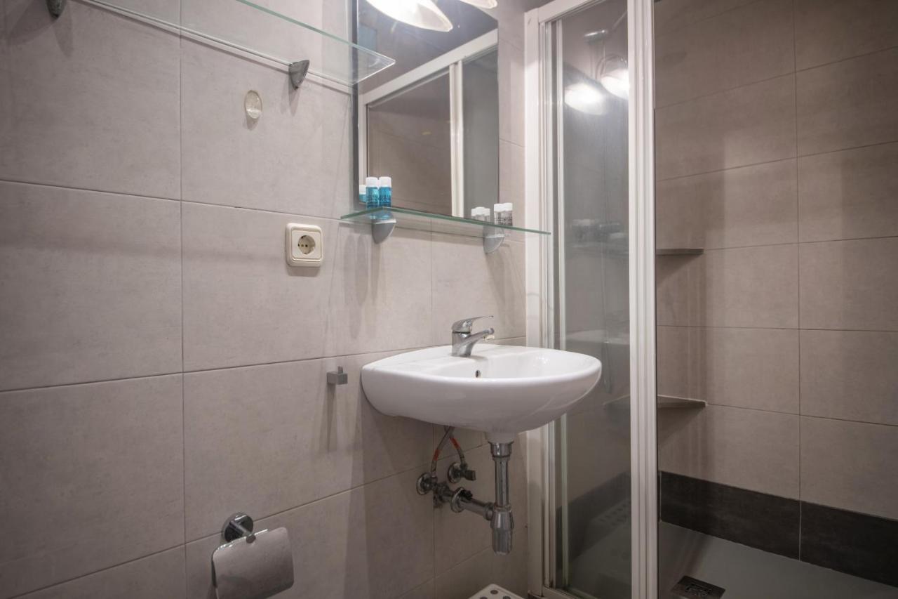 Catalunya Casas 2 Bed In Barceloneta Steps From The Barcelone